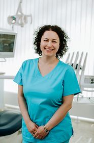 Dr. Zsuzsanna Révész