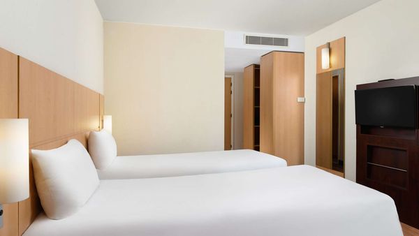 Ibis Hotel Heroes Square