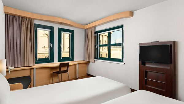 Ibis Hotel Heroes Square